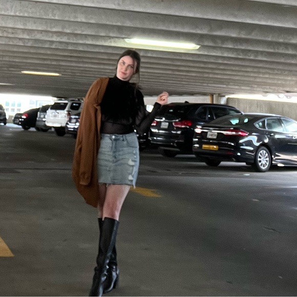 Meet your Posher, Chandler - Picture 2 of 4